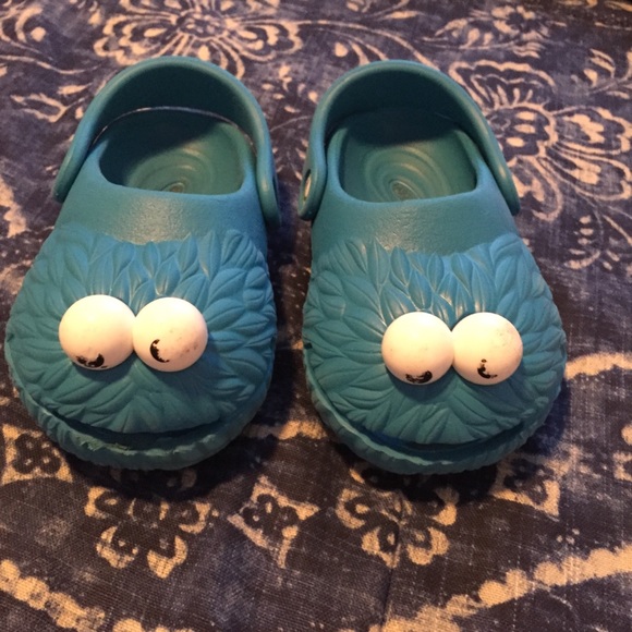 sesame street crocs